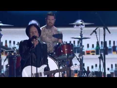 Fall Out Boy ft. Wiz Khalifa - âUma Thurmanâ