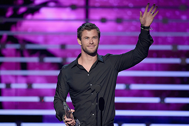 Chris Hemsworth at People's Choice Awards