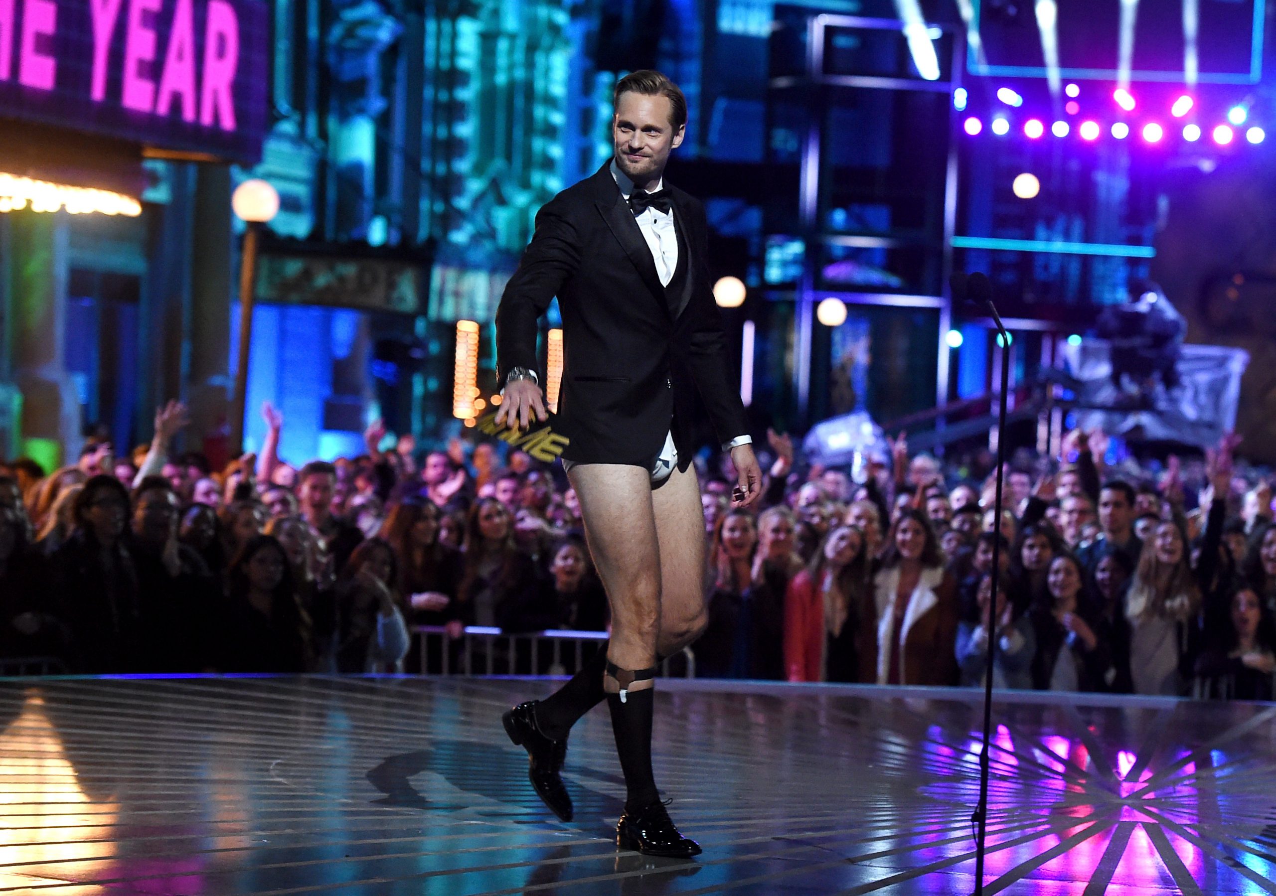 Alexander Skarsgard in His Underwear! Alexander Skarsgard in His Underwear!