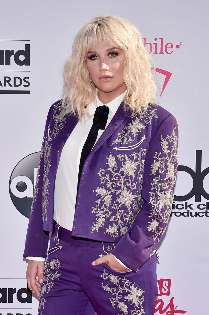 Kesha at the 2016 Billboard Music Awards