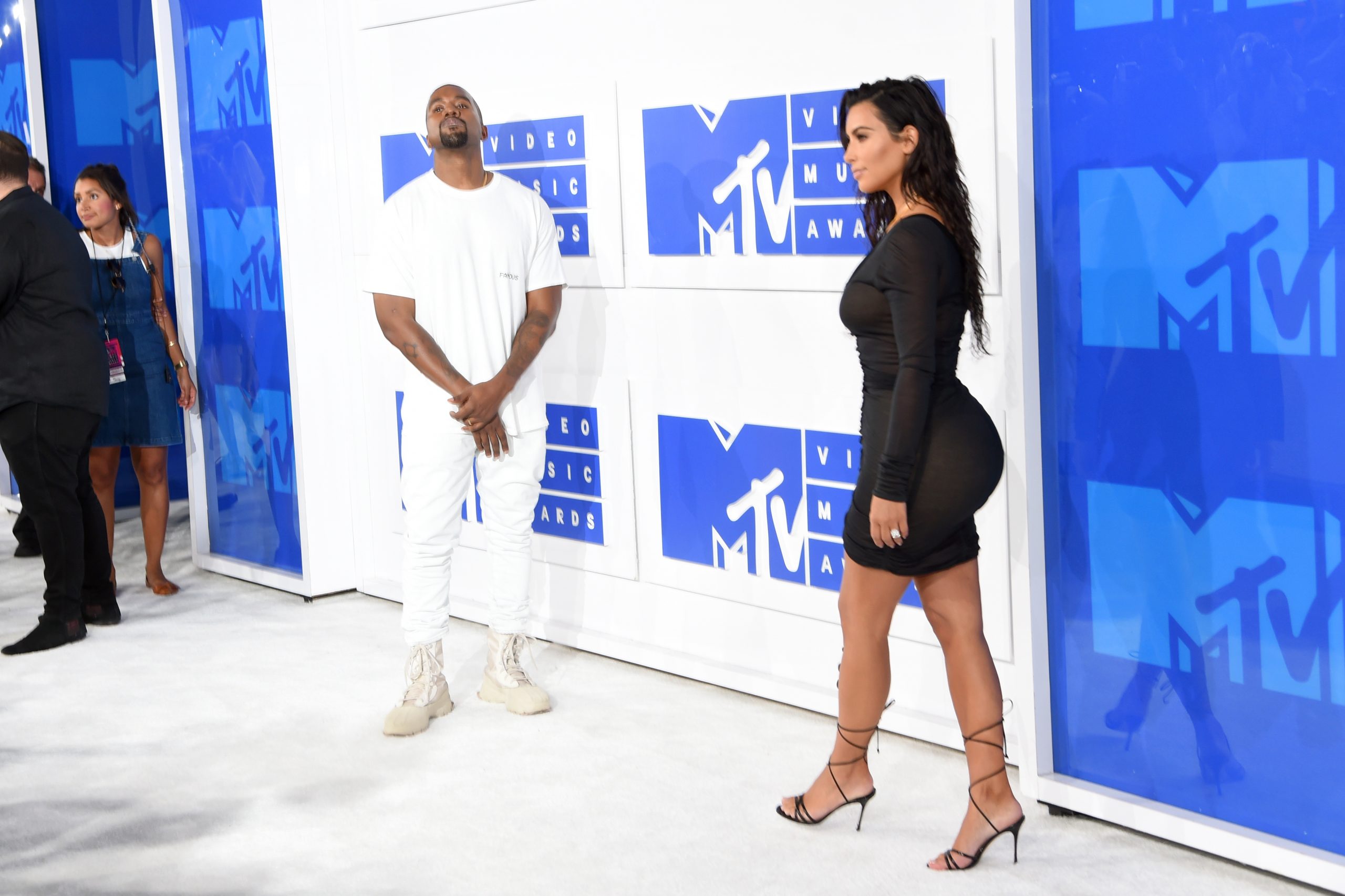 Admiring Kim Kardashian