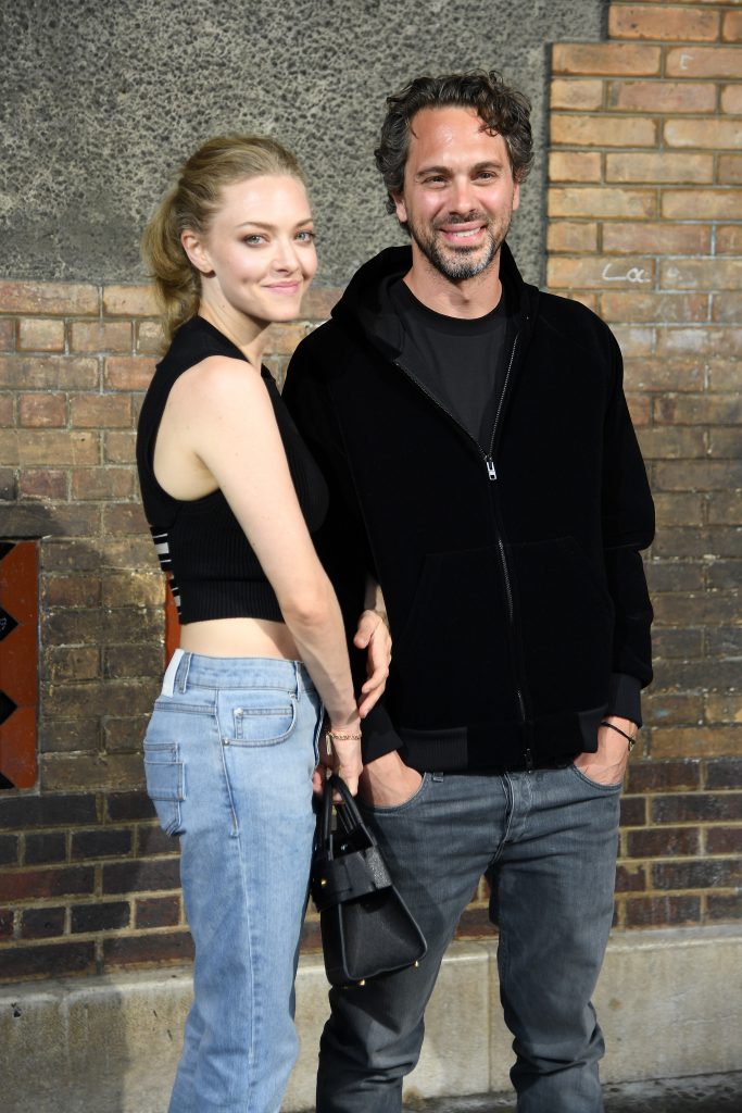Amanda Seyfried & Thomas Sadoski Photo