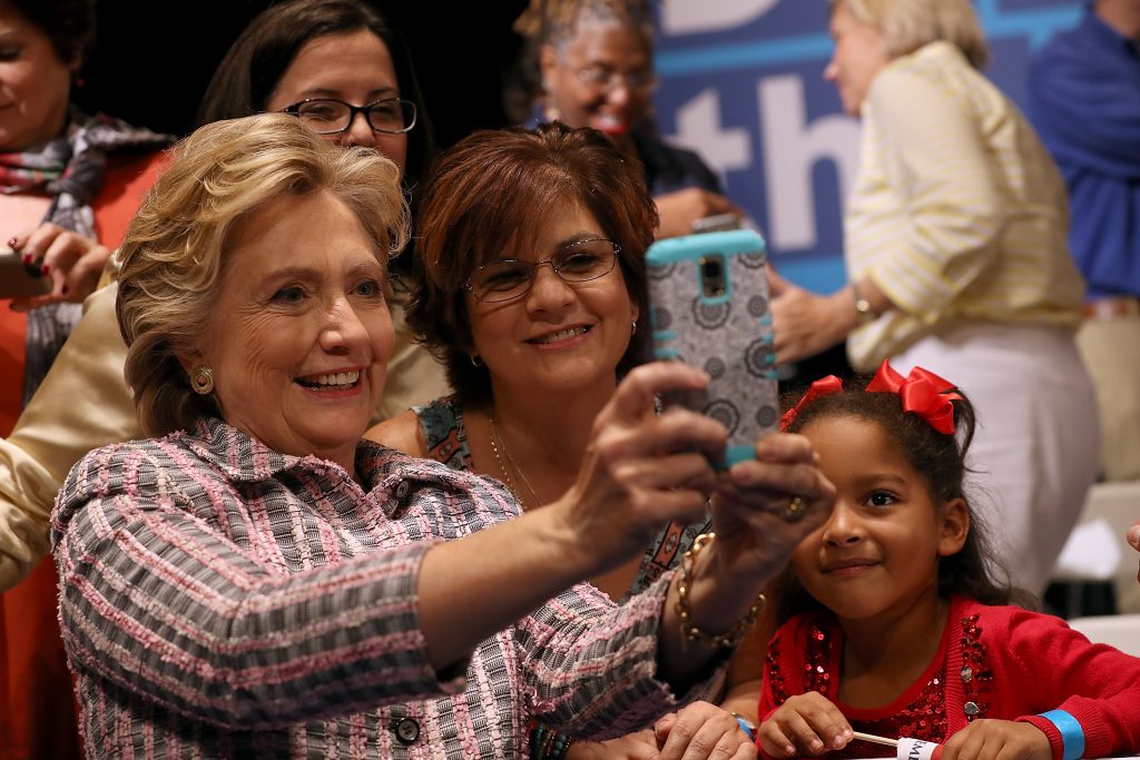 Hillary Clinton: Selfie with Fans
