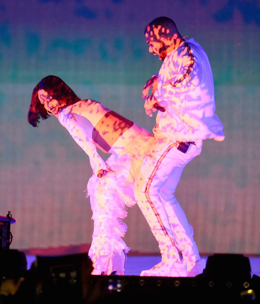 Rihanna Grinds Against Drake
