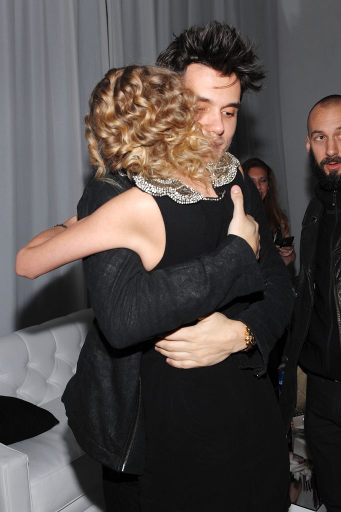 Taylor Swift and John Mayer Hugging Picture