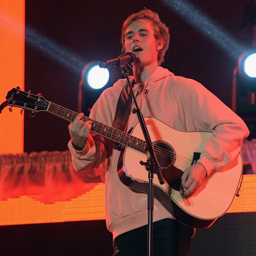 Justin Bieber Strums Away