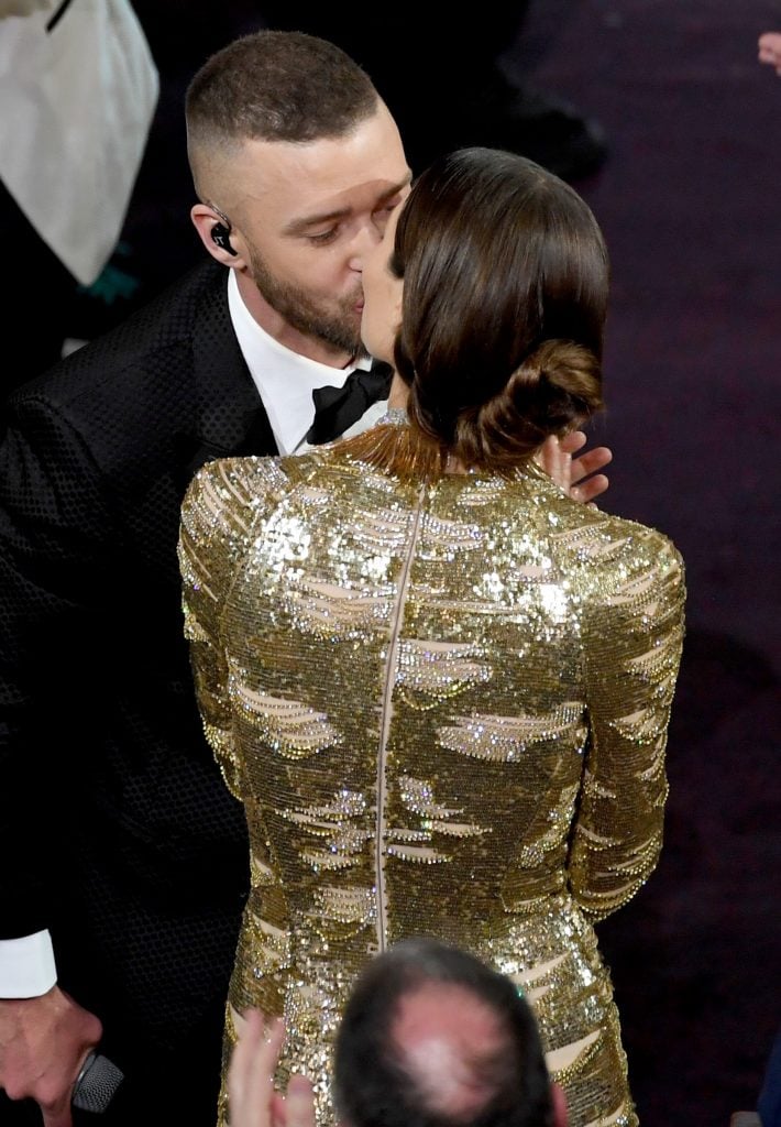 Justin Kisses Jessica