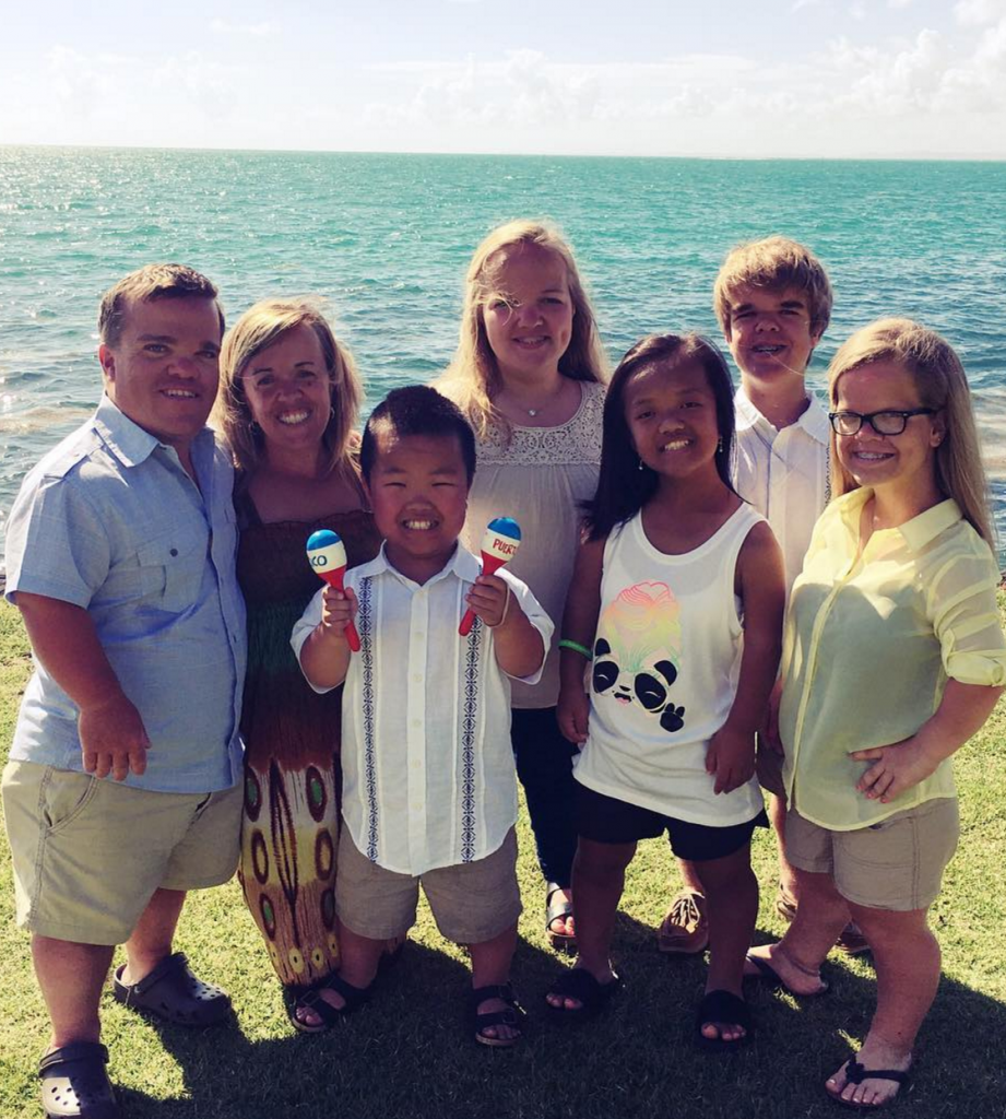 7 Little Johnstons Photo