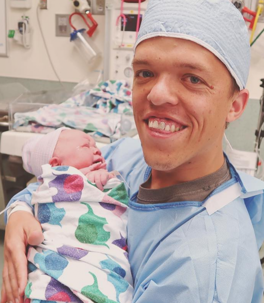 Tori Roloff to Zach Roloff Happy First Father's Day! The Hollywood