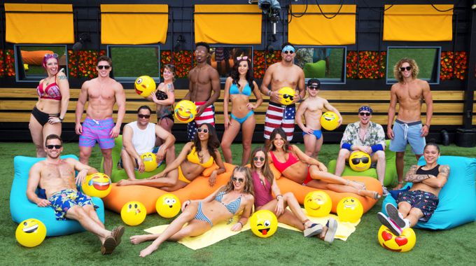 Big Brother Cast Poses for Summer