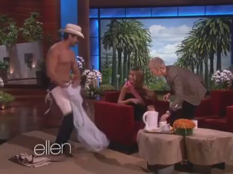 Sofia Vergara: Lap Dance From Shirtless Stripper! - The Hollywood Gossip