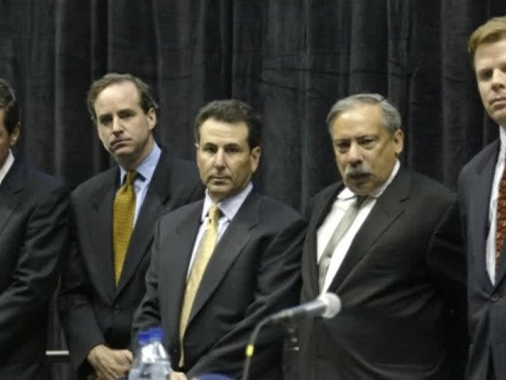 Bruce Levenson to Sell Atlanta Hawks After Racist Email - The Hollywood