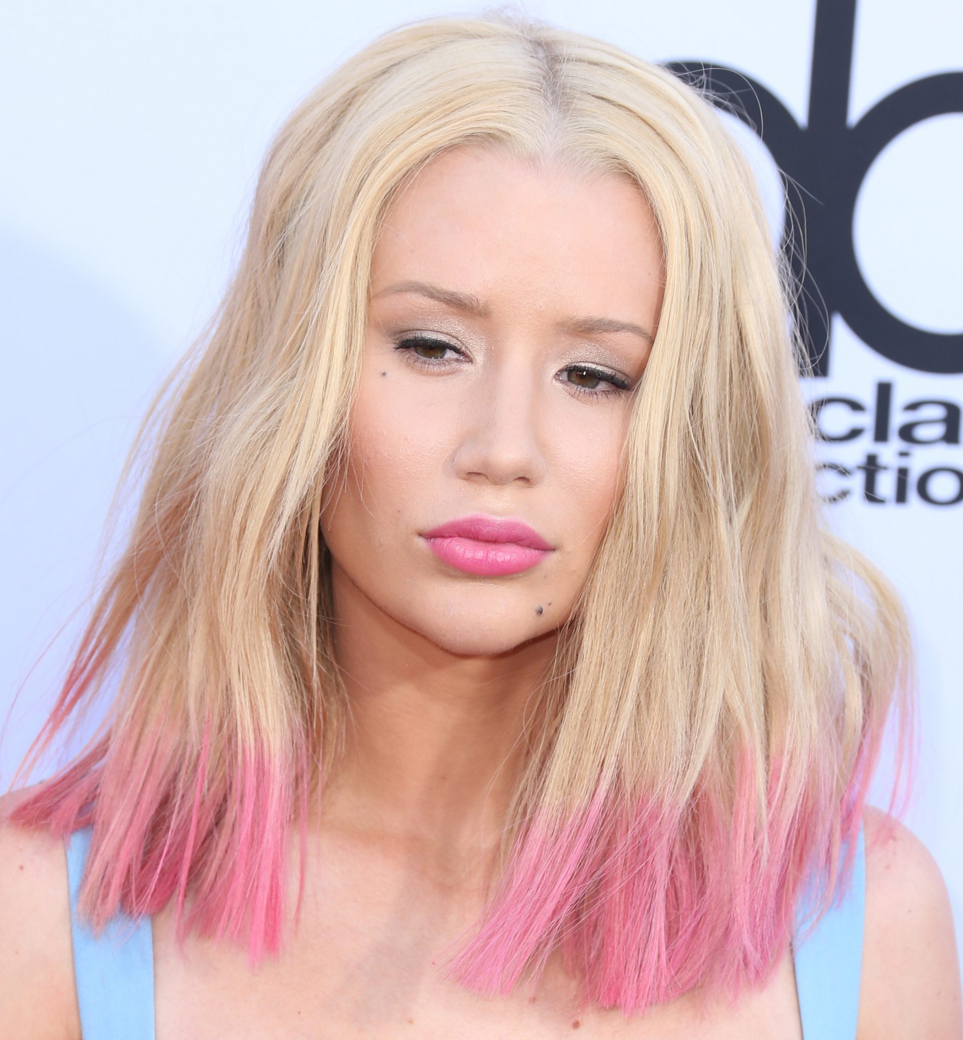 Iggy Azalea'S Instagram Explodes! - ly8b5k8
