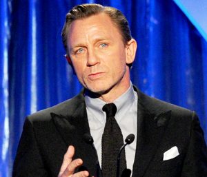 Daniel Craig Shuts Down Reporter, Refuses to Pout