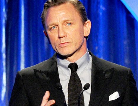 Daniel Craig Shuts Down Reporter, Refuses to Pout