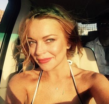 Lindsay Lohan Looks Like Emma Stone, Actually Appears Healthy in Latest