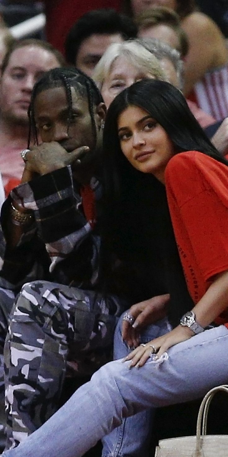 Travis Scott Turns to Kanye For Advice on Handling Crazy Kylie Jenner(00)