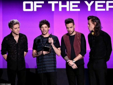 One Direction Wins ARTIST OF THE YEAR at American Music Awards