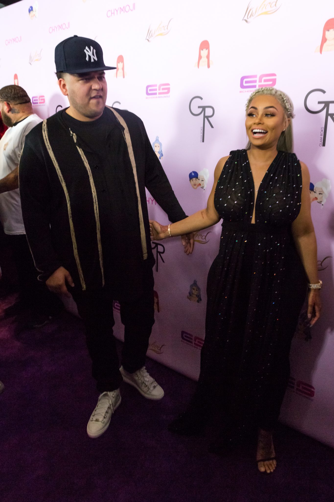 Rob Rests On The Red Rug Rob Kardashian Makes First Red Carpet Appearance In 3 Years - The ...