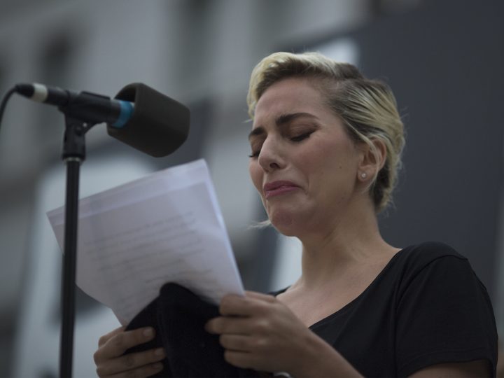 Lady Gaga Pays Tribute to Orlando Shooting Victims, Breaks Down