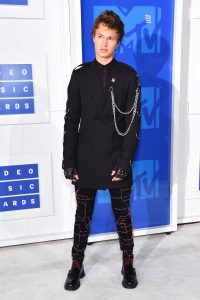 Ansel Elgort VMAs 2016