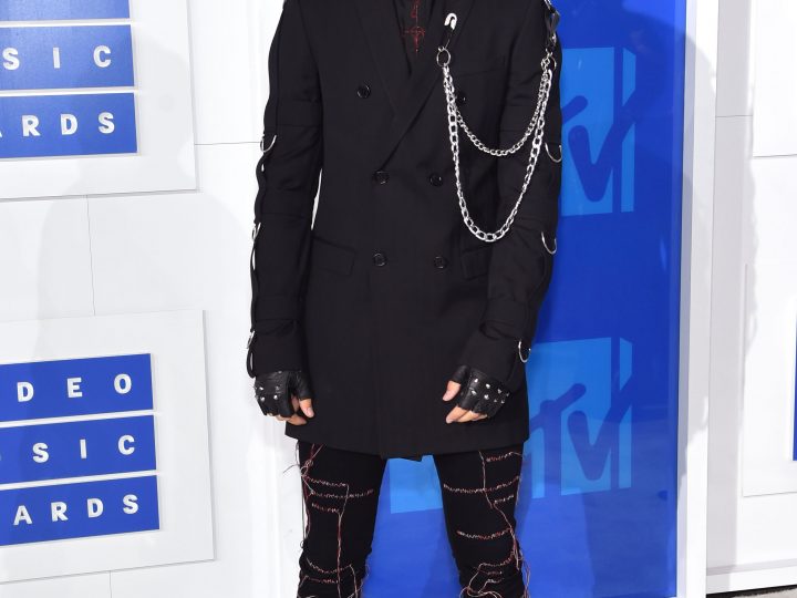Ansel Elgort VMAs 2016
