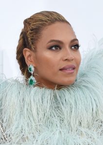 Beyonce Close Up VMAs Red Carpet 2016