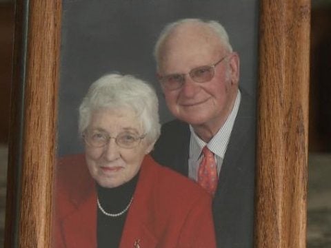Couple Married 63 Years Dies 20 Minutes Apart in Same Room