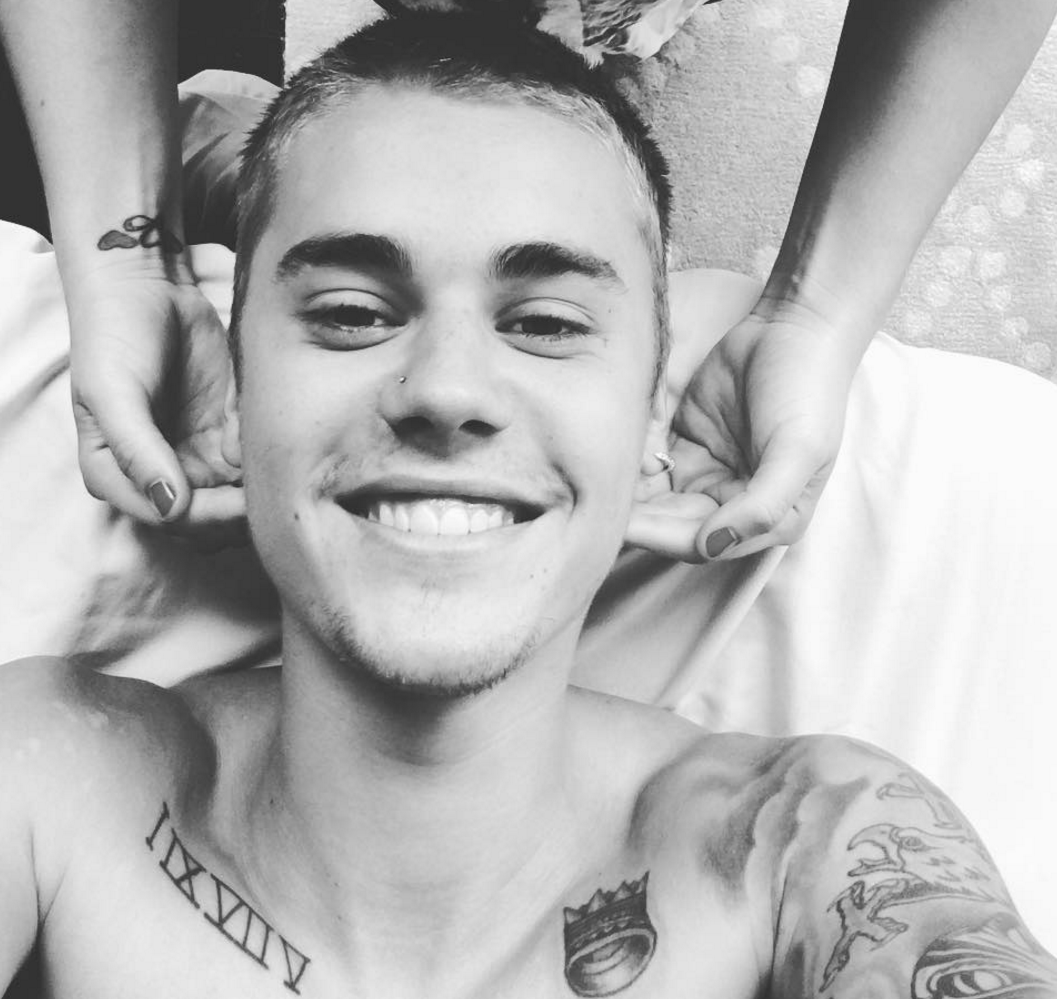 Justin Bieber Head Massage The Hollywood Gossip