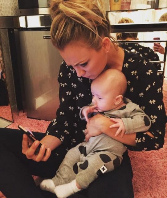 Kaley Cuoco Engagement Ring Photo The Hollywood Gossip