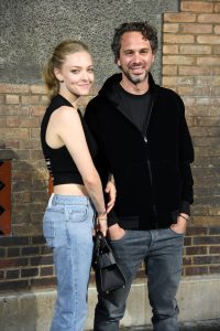 Amanda Seyfried & Thomas Sadoski Photo