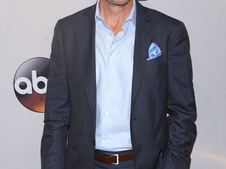 Chris Harrison on a Red Carpet