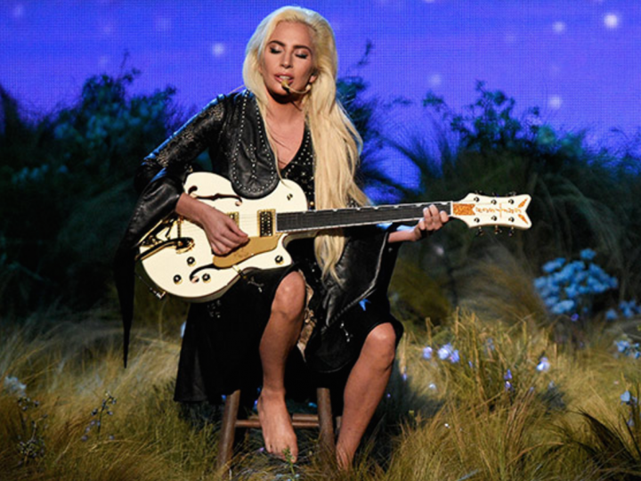 Lady Gaga at 2016 AMAs