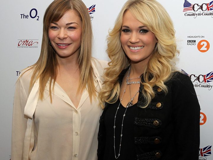 LeAnn Rimes and Carrie Underwood Photo