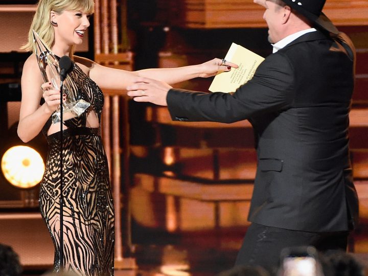 Taylor Swift and Garth Brooks