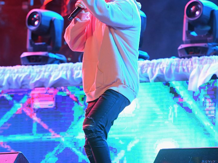 Justin Bieber Rings in 2017