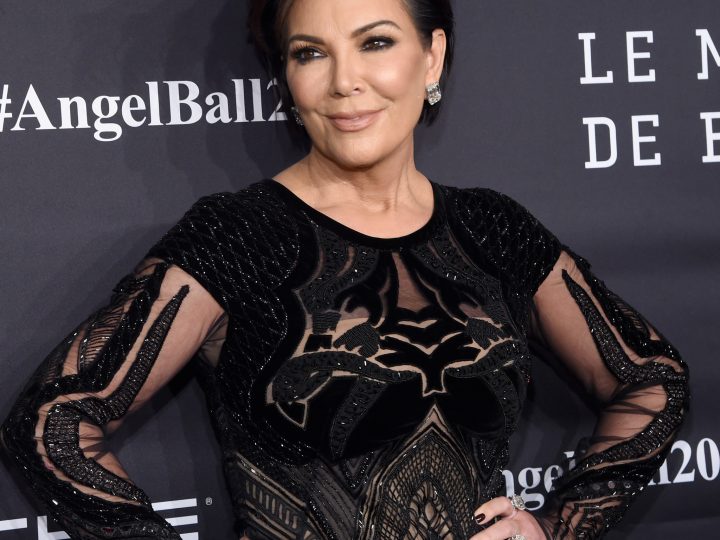 Kris Jenner, Hands on Hips