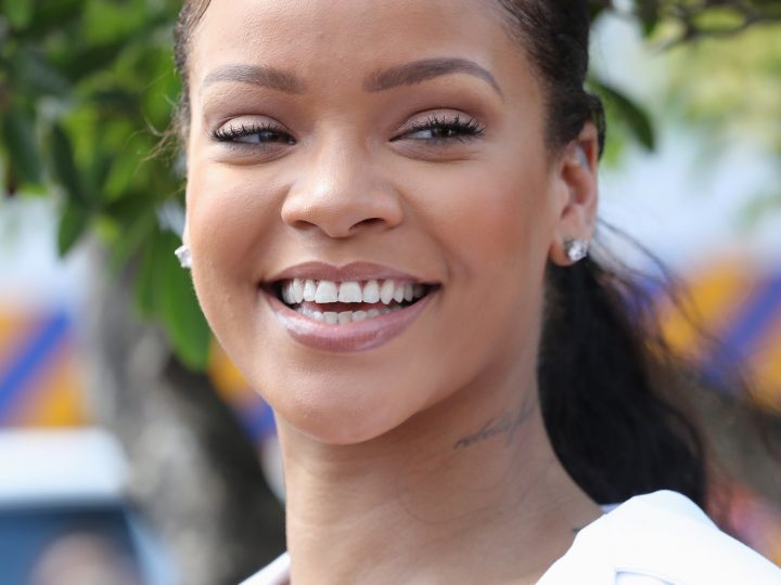 Rihanna, All Smiles