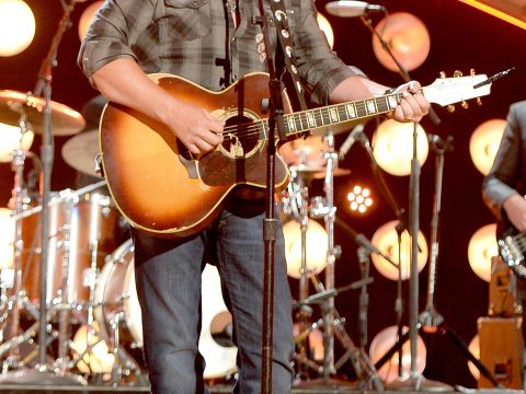 Toby Keith Sings