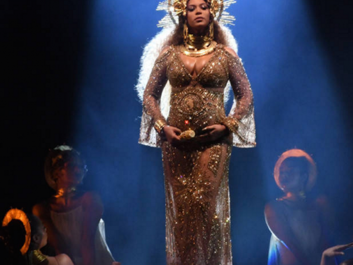 Beyonce: Pregnant at the Grammys!