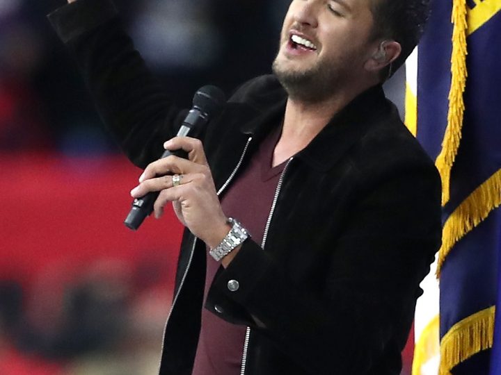 Luke Bryan Sings National Anthem