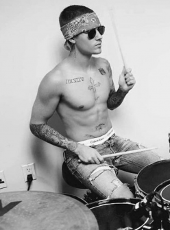 Tyler Blackburn: Naked on Instagram!!! - The Hollywood Gossip