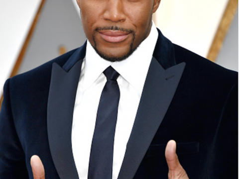 Michael Strahan, Thumbs Up