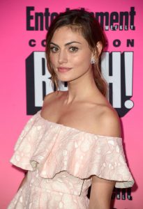 Phoebe Tonkin at Comic-Con