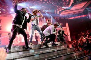 Florida Georgia Line & Backstreet Boys Perform