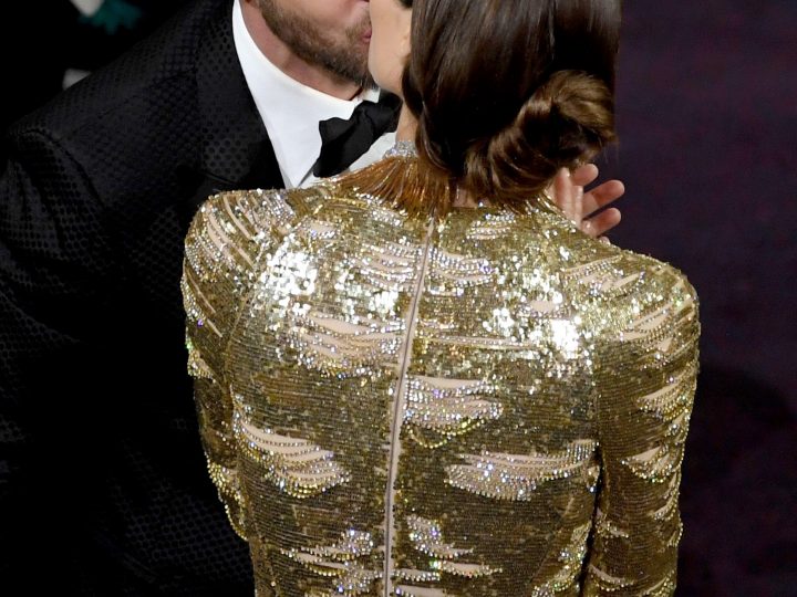 Justin Kisses Jessica