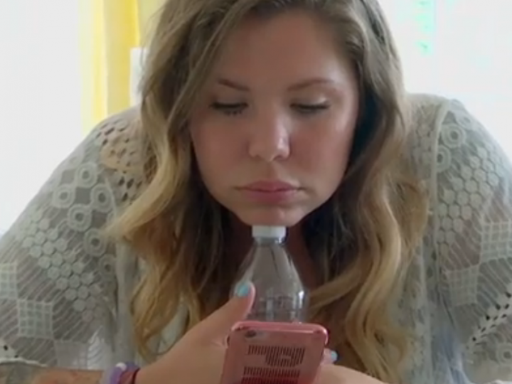 Kailyn Lowry on Her Phone