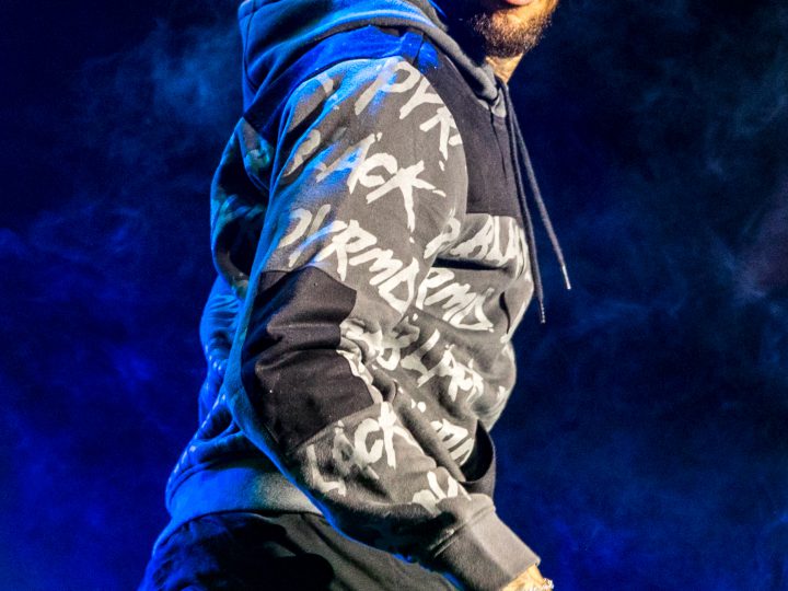 Chris Brown Soaks in Applause