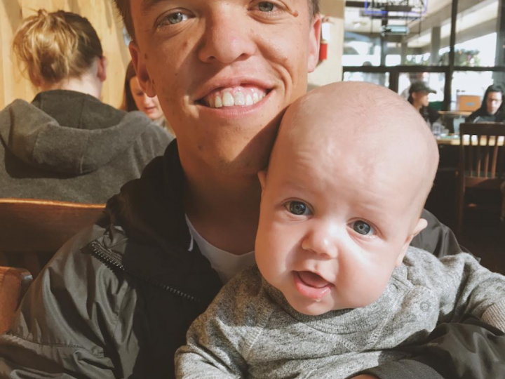 Jackson Roloff "Proudly" Shows Off Zach Roloff's Prize Ribbon! The