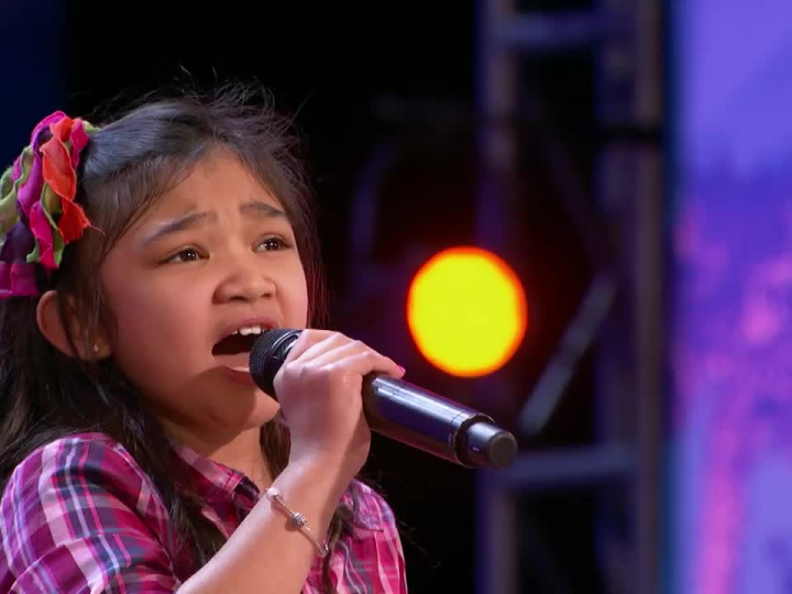 Girl Shocks Judges With Amazing Vocals on America's Got Talent The
